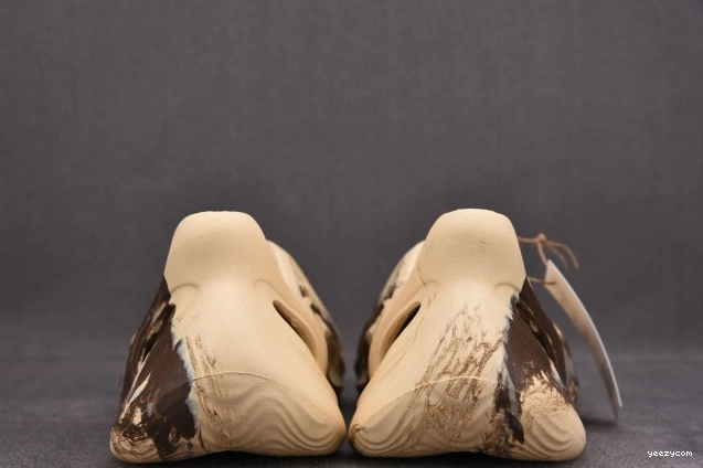 Yeezy Adidas GX8774 RNNR MX Clay Cream Foam 0930